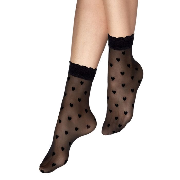 Skarpetki wzorzyste cienkie w serca Vesa 15 den czarne