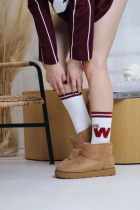 Skarpetki z literką W białe